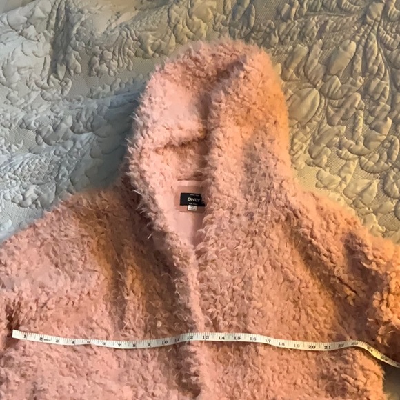 Only fuzzy teddy jacket in size M - Picture 7 of 9
